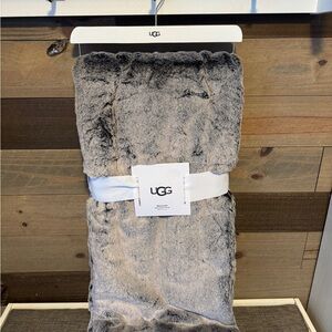 UGG Mammoth Oversized Gray Throw Blanket